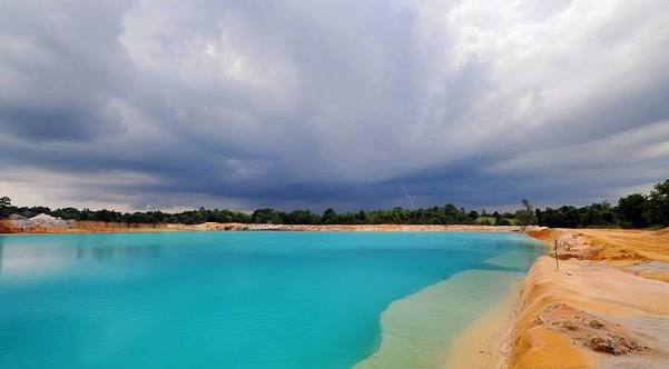 Danau Biru Bintan